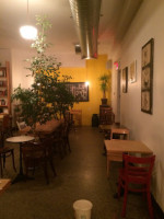 Canard Café inside