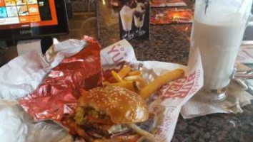 Red Robin Gourmet Burgers food