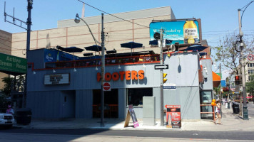 Hooters Toronto Downtown outside