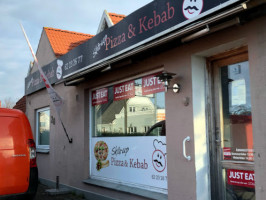 Skaarup Pizza Kebab House outside