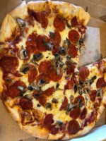 Pino's Pizza food