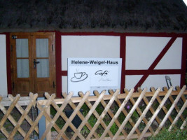 Helene-Weigel-Haus outside