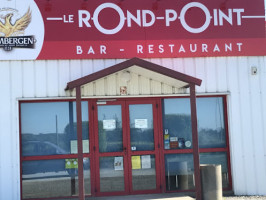 Le Rond Point outside