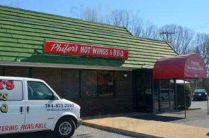Phifer's Hot Wings & Bar B Q outside