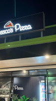 Rossco's Pizza outside