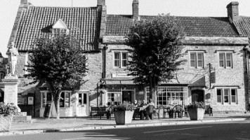 Buttercross Tea Room outside