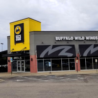 Buffalo Wild Wings outside