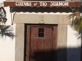 Las Cuevas Del Tío Juanón outside