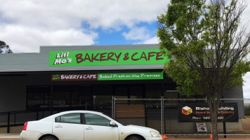 'Litl Mo's Bakery & Cafe outside