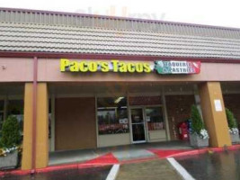 Paco's Taco's outside