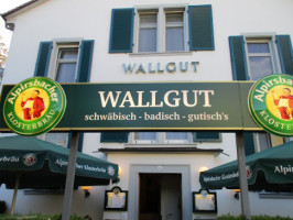 Wallgut outside