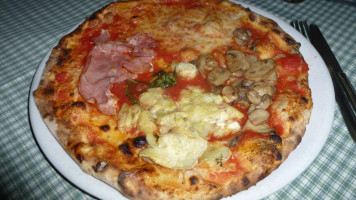 Pizzeria Da Rosetta food
