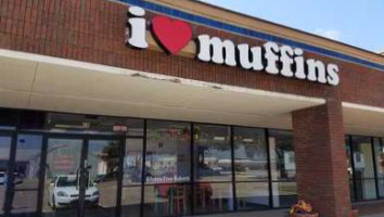 I Heart Muffins Bakery outside