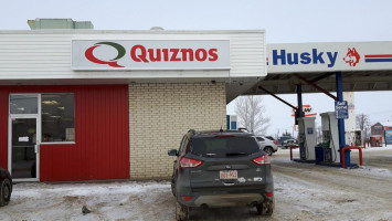 Quiznos outside