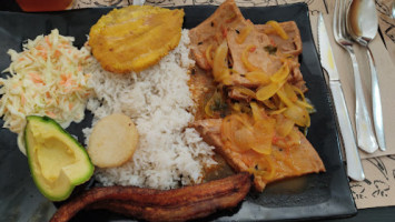 La Papita Criolla food
