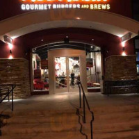 Red Robin Gourmet Burgers And Brews food