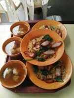 Koung's Wan Tan Mee food