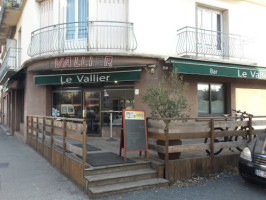 Le Vallier outside