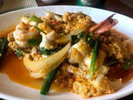 Kinnari Thai Cuisine Pte food