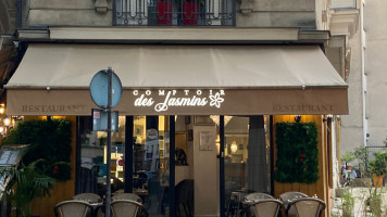 Le Comptoir Des Jasmins food