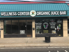 Lulu's Organic Juice Wellness Center inside
