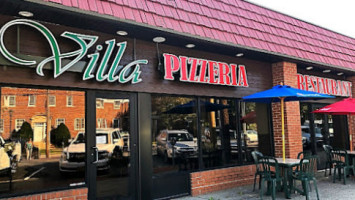 Villa Pizza inside