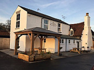 The Three Horseshoes, Alveley outside