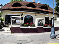 Bistro St. Andre outside