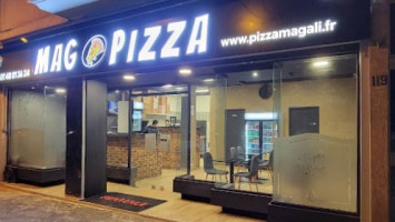 Magali Pizza inside