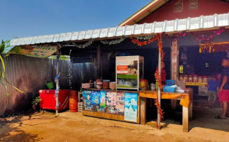 ก๋วยเตี๋ยวเนื้อ outside