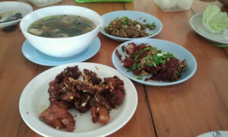 ร้านลาบบ้านไร่ Nourriture