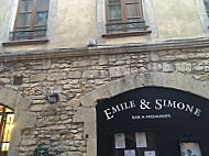 Emile Et Simone inside