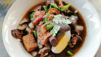 ก๋วยจั๊บน้ำข้น​ เจ้เพ็ญ food