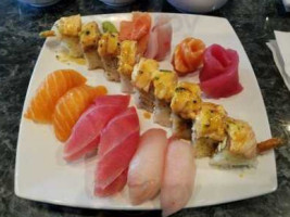 Trapper's Sushi Kent Station food