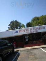 Five Forks Cafe outside