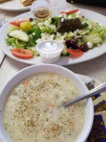 Yianni's Gyros Place food