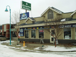 Joey's Restaurants outside