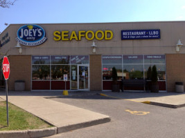 Joey's Seafood Restaurants outside