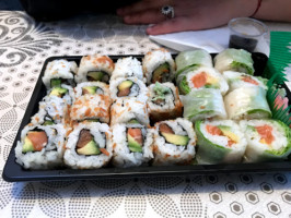 Mak Sushi food