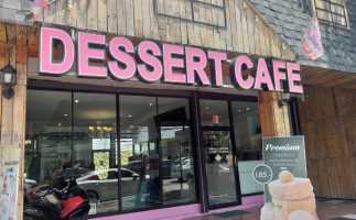Dessert Cafe outside