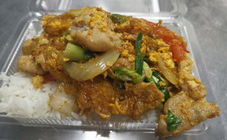 ป้ารุ่ง บ้านตามสั่งและผัดไทยเจ้าเก่า Nourriture