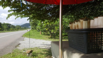 ร้านข้าวหลามดงปู Extérieur