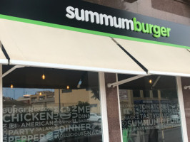 Summum Burger outside