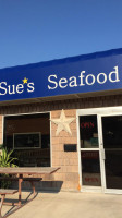 Sue's Seafood outside