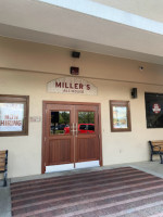 Miller's Ale House Jacksonville Mandarin outside
