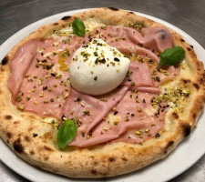 Pizzeria Sorrento Di Fusillo Pasqua food