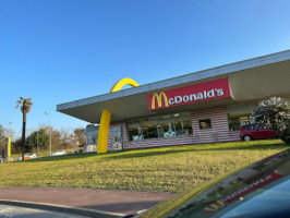 McDonald's McCafe McDonald Cadaujac des Vignes outside