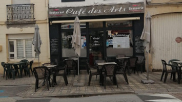 Restaurant Cafe des Arts inside