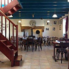 Creperie De La Pointe inside