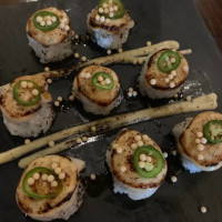 Eight Sushi Lounge food